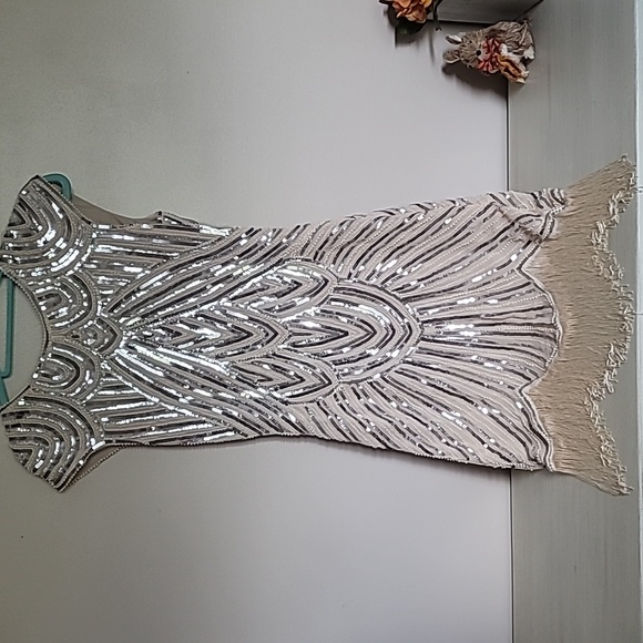 Beaded sequin embellished fringe flapper dress - Picture 6 of 8